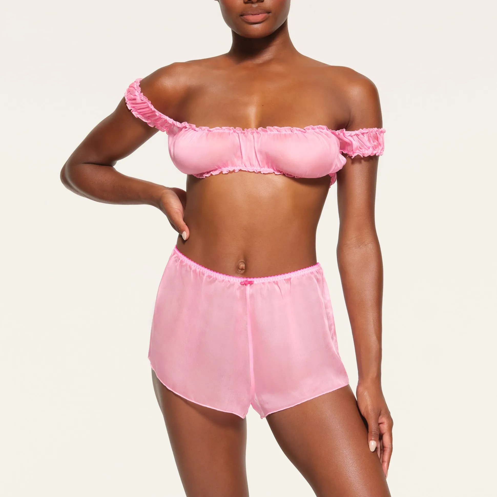 SKIMS ROMANCE SHORT | BUBBLE GUM
