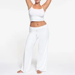 SKIMS SLEEP STRAIGHT LEG PANT | SNOW