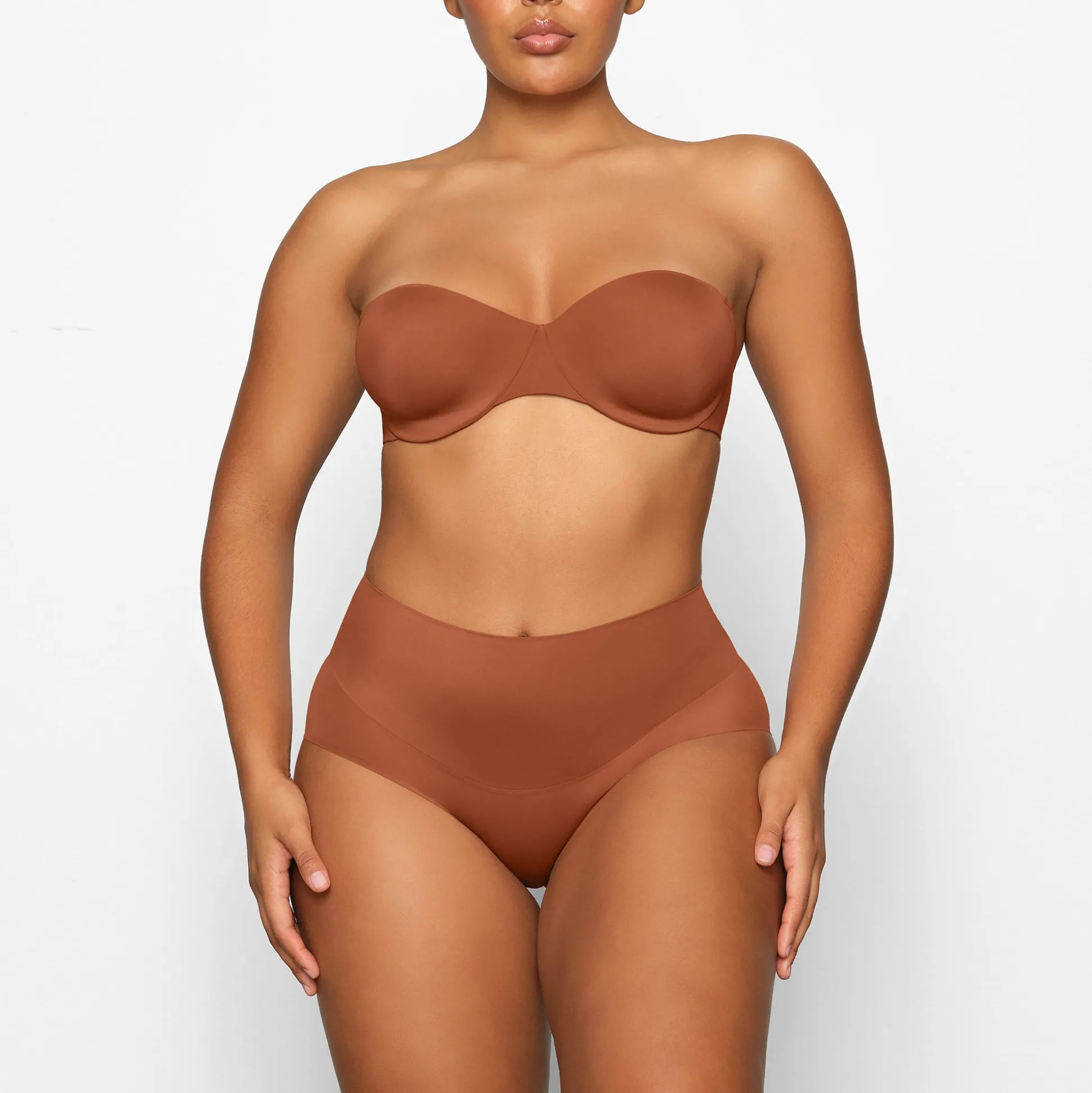 SMOOTHING INTIMATES UNLINED STRAPLESS BRA | BRONZE