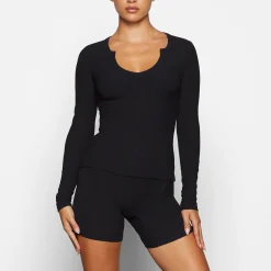 SOFT LOUNGE SPLIT NECK LONG SLEEVE | ONYX