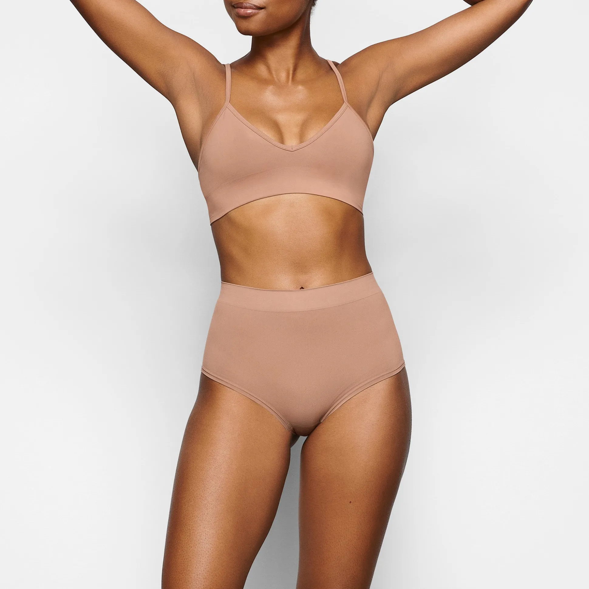 SOFT SMOOTHING SEAMLESS BRALETTE | SIENNA