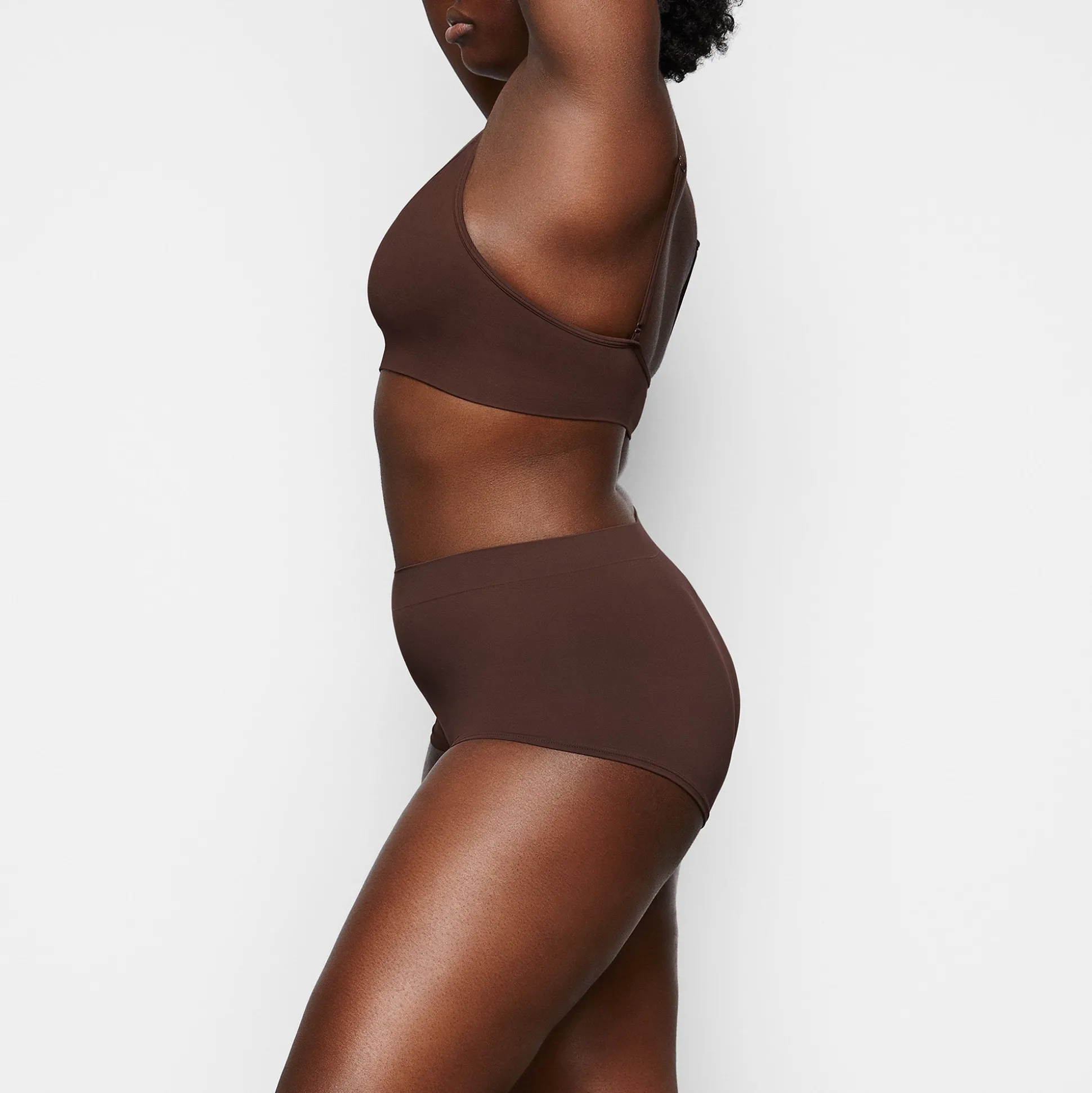SOFT SMOOTHING SEAMLESS BRALETTE | COCOA