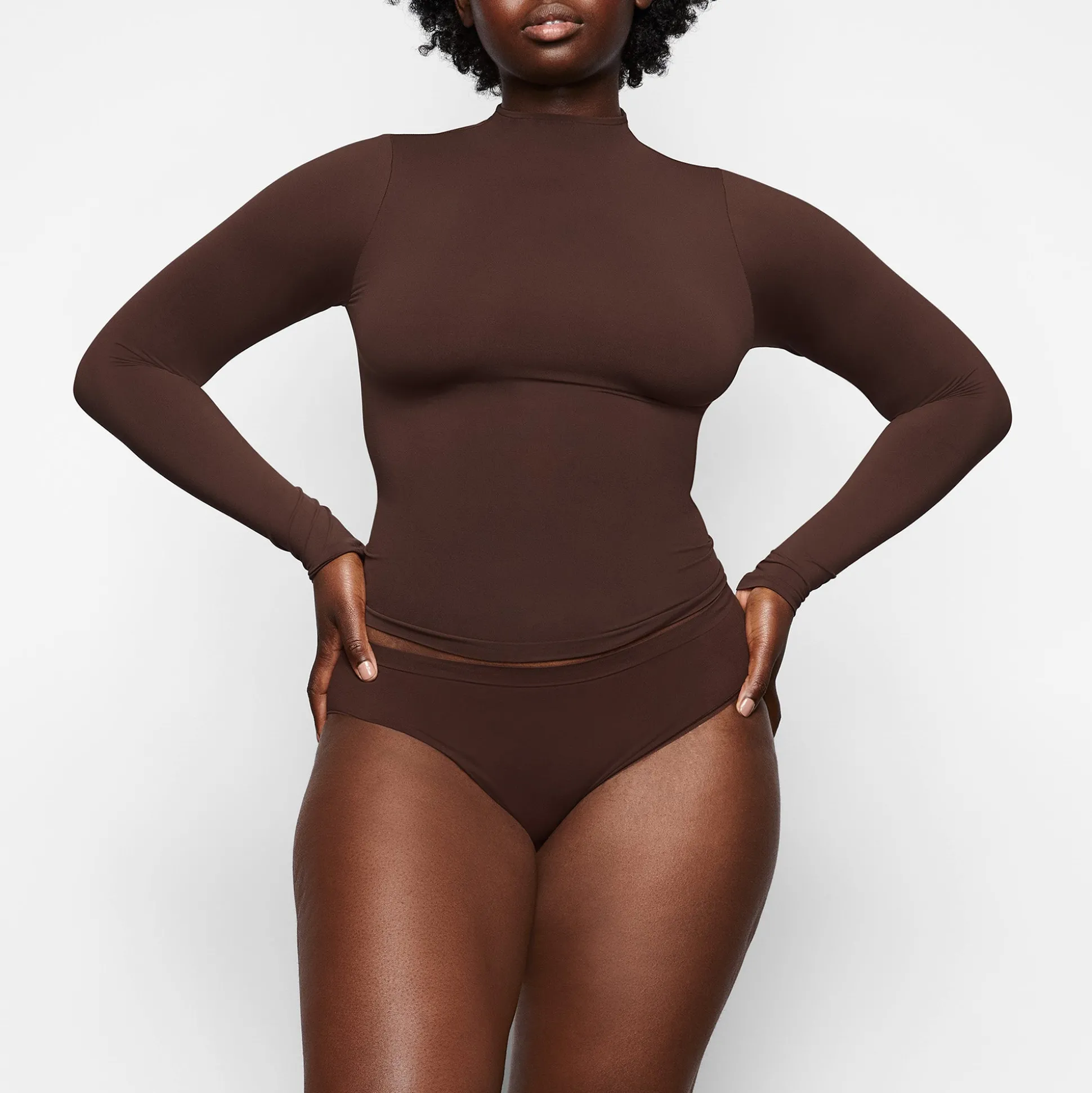 SOFT SMOOTHING SEAMLESS BRIEF | COCOA