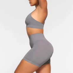 SOFT SMOOTHING SEAMLESS SHORT | PACIFIC