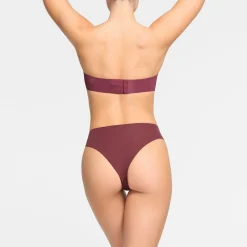 WEIGHTLESS STRAPLESS BRA | WINE