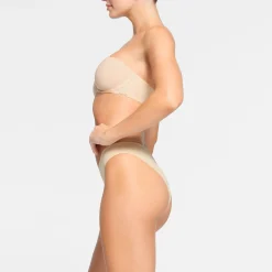 WEIGHTLESS STRAPLESS BRA | SAND