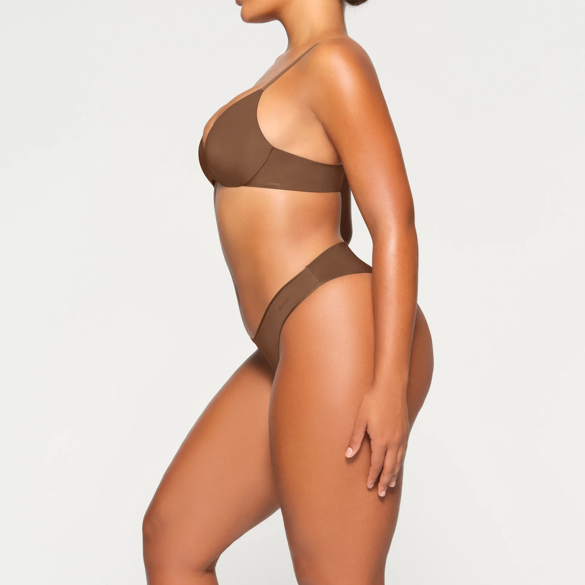 WIRELESS FORM PUSH-UP PLUNGE BRA | JASPER