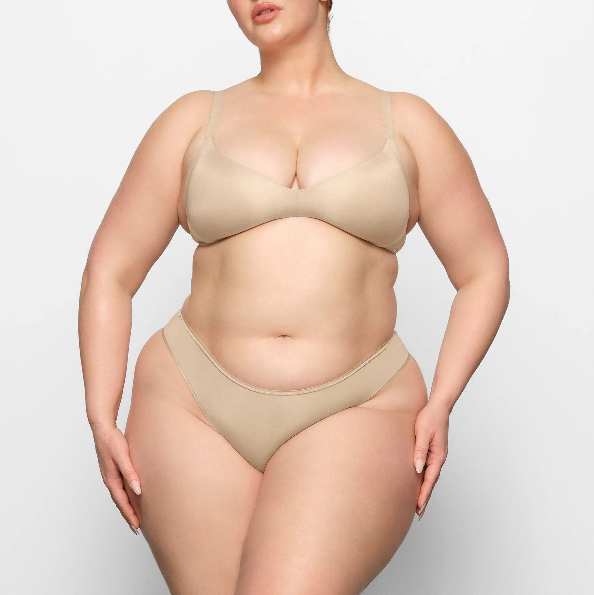 WIRELESS FORM PUSH-UP PLUNGE BRA | SAND