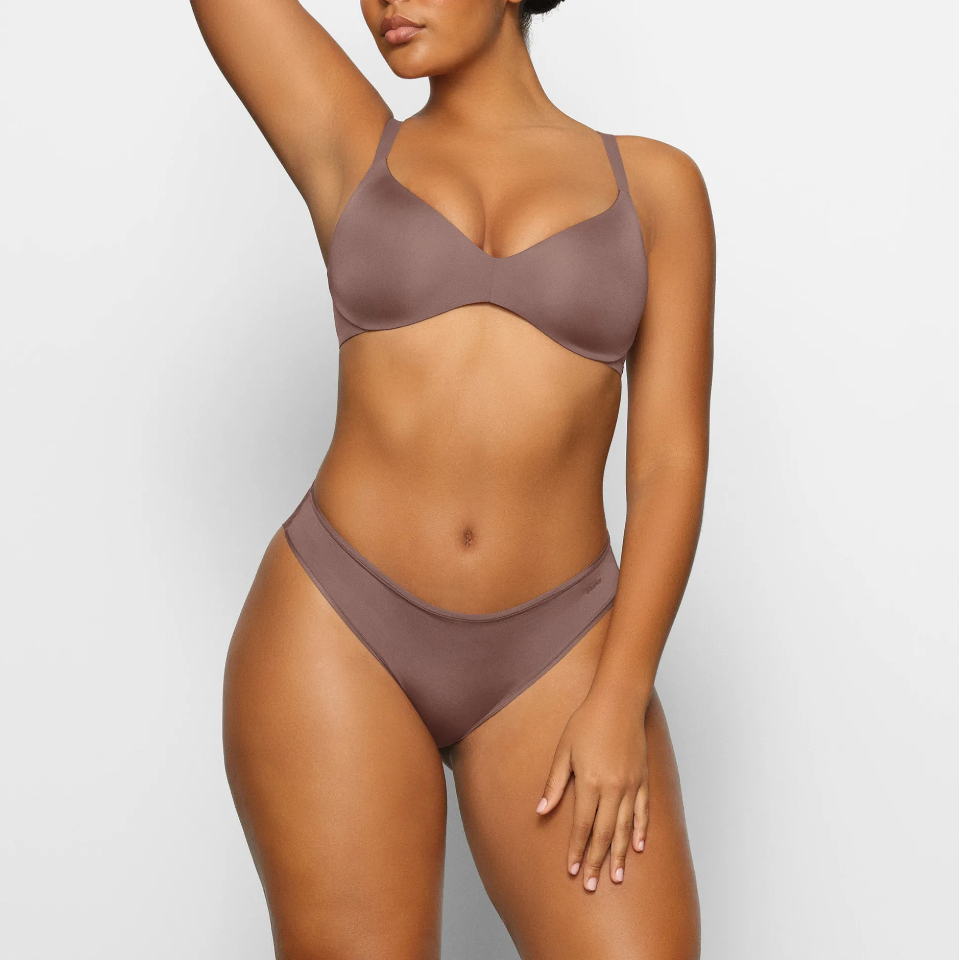 WIRELESS FORM PUSH-UP PLUNGE BRA | UMBER