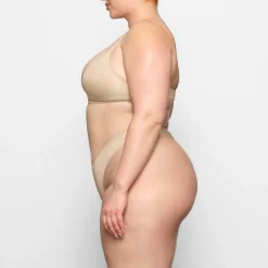 WIRELESS FORM T-SHIRT DEMI BRA | SAND