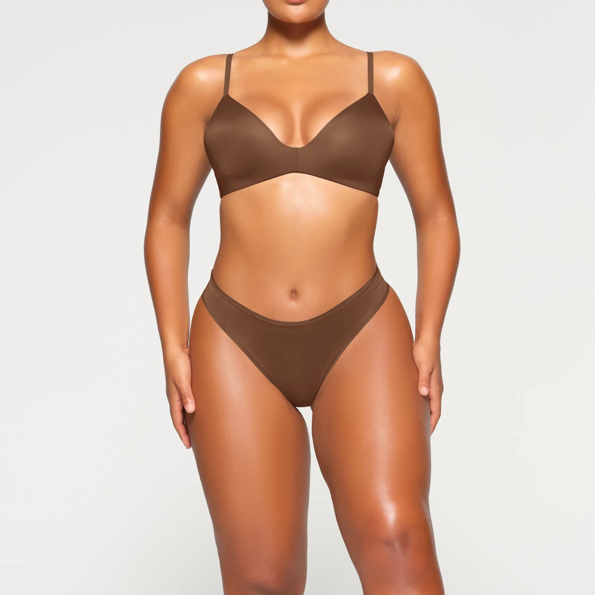 WIRELESS FORM T-SHIRT DEMI BRA | JASPER